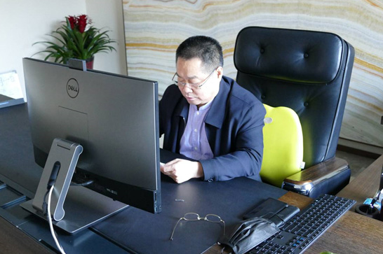 河北省不动产商会会长、省信用协会会长吴振山出席省工商联 疫情防控和复工复产事情聚会_恒峰g22